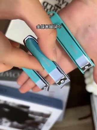 手提式防飞溅的指甲钳套装,你试过了吗?   #美甲#  指甲钳  #防飞溅指甲钳#  防飞溅指甲刀  #指甲钳套装
