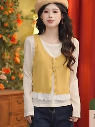 下摆蕾丝拼接马甲背心女秋季新款慵懒百搭上衣两件套#上衣两件套 #马甲背心 #秋季两件套 #拼接马甲 #慵懒风穿搭
