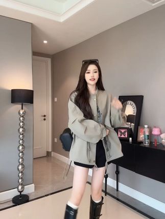里斯本~高级感宽松廓型收腰短款风衣外套 #里斯本 #藏肉显瘦穿搭 #短款风衣夹克 #休闲减龄穿搭 #宽松廓型