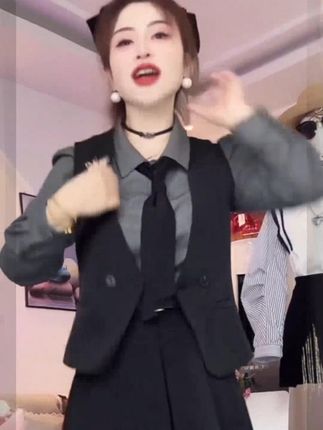 法式慵懒风衬衫女秋季2025年新款设计感小众宽松显瘦百搭上衣 #爆款热卖中# 显瘦穿搭 #秋款穿搭# 好物推荐🔥 #衬衫