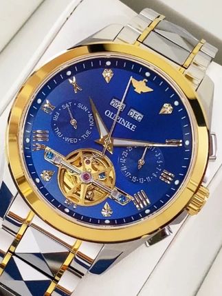 与朋友谈笑间,抬手瞬间,能瞬间提升整体造型的精致感与品味。 #机械表 #男表 #镂空 #多功能 #自动机械表