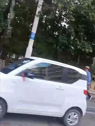 多巴胺六爪旋转挂钩家用神器多功能衣架简约内衣吊带收纳寝室衣帽#挂钩#多巴胺挂钩#旋转挂钩#家用挂钩#简约挂钩