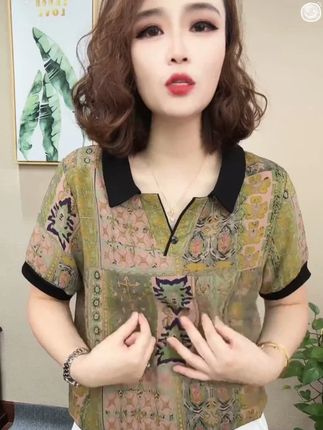 2025夏季新款时尚洋气百搭减龄显瘦气质女短袖小翻领T恤上衣#显瘦穿搭 #谁穿谁好看 #减龄穿搭 #穿搭 #夏季穿搭