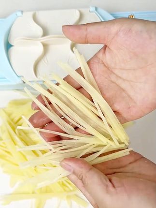 龙江多功能土豆擦丝器,家用厨房必备好物! #土豆擦丝器 #家用擦丝器 #厨房好物 #多功能切丝器 #多功能切菜器
