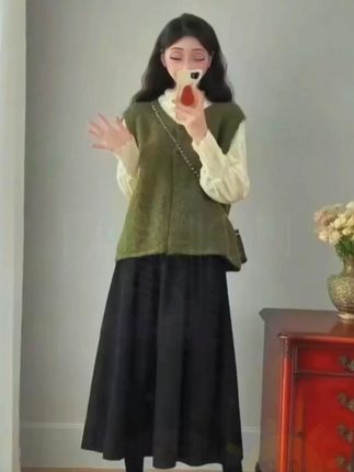 大码百搭针织毛衣背心马甲设计感小众蕾丝打底衫半身裙复古穿搭 #韩系穿搭 #梨形身材穿搭 #早秋穿搭公式来了 #早秋姐感穿搭气质顶满 #早秋不费力显贵穿搭