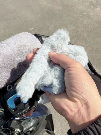 电动车把套冬季保暖仿毛绒电瓶车摩托车手柄套加绒款#电动车把套冬季 #仿毛绒把套 #摩托车手柄套 #加绒款 #电动车把套