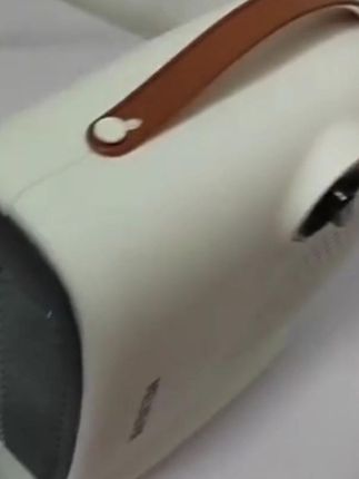 今天给大家带来这个新款取暖器, 它有两档温度可以选择,满足您对不同室温的需求。同时它还具有无光低噪的特点,不会影响您的日常生活和休息。而且它的档位旋钮设计也非常的人性化,只需轻轻一转就可以完成操作。更值得一提的是,它还有PU皮革的手提设计,方便你随时移动位置。价格便宜,质量好。快点击下方链接把它带走吧!工厂直销,生产厂家批发。#取暖器 #取暖器推荐 #取暖器家用小型 #取暖器暖风机 #取暖器家用超级节能省电