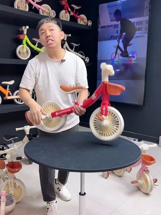 变形多功能儿童平衡车带脚踏1-3-6岁宝宝滑行车小孩可折叠 变形多功能儿童平衡车带脚踏1-3-6岁宝宝滑行车小孩可折叠 #多功能儿童平衡车 #可折叠儿童车 #滑行车儿童 #儿童平衡车n种玩法