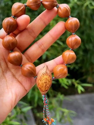 别再等 “财神敲门”,把财神戴在身边!橄榄核承载福气,财神象征吉祥,愿它为你解锁 “钱” 程,日子越过越红火,钱包越来越饱满。#文玩爱好者 #万物皆可盘 #手串