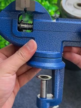 多功能重型桌虎钳迷你小型台虎钳万向桌钳家用工作台快速平口固定#桌虎钳 #多功能台钳 #家用工作台 #五金工具 #维修好物
