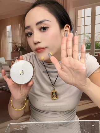 #定向吸油 #不易脱妆 #清透丝绒持妆蜜粉 #控油持妆 #藏族姑娘