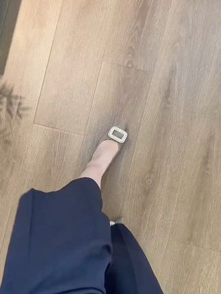 我真的没想到可以找到一双这么好看又舒服的高跟鞋,跟还贼稳 #高跟鞋# 穿出高级感 #宝藏鞋子 #脚胖脚宽也能穿 #我真的没想到可以找到一双