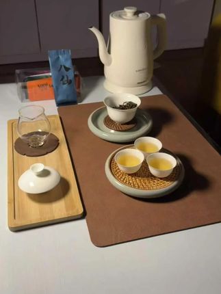 世界这么小,当初分手就对了。 房岩小哥反转搞笑段子与直播名场面#房岩反转 #茶叶 #召唤茶友 #送礼佳品