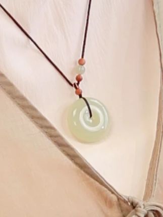 顺遂无忧,所愿皆得#周大生玉石旗舰店 #周大生玉石吊坠 #平安扣 #平安守护 #挂件