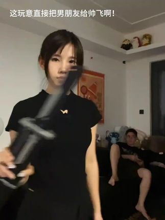 1新款火花剑炫酷光剑玩具男孩喷雾儿童发光玩具男孩黑科技喷雾玩具