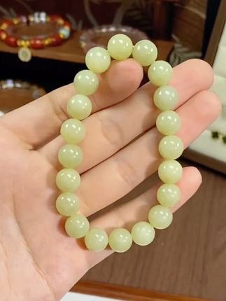 一见倾心 简简单单 不张扬的高级感 #和田玉 #手串 #七夕礼物推荐