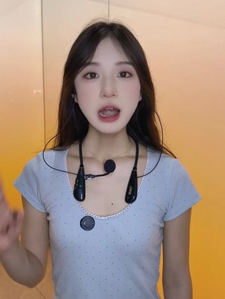 耳机、话筒、声卡 三合一的设备,网红直播、拍视频更方便#网红唱歌设备 #耳机声卡一体机 #唱歌设备 #无线声卡