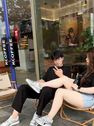 “为什么得不到的爱,越得不到越想要” #潮鞋穿搭 #今天穿什么 #穿出高级感 #鞋子控 #穿搭