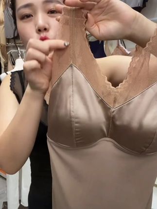 #吊带背心带胸垫 #面料柔软亲肤 #带胸垫背心 #质量杠杠的好 #舒适文胸
