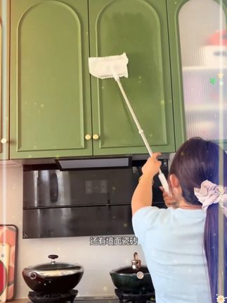 L洗脸巾拖把 用过的洗脸巾不要扔,用它夹起来擦镜子、墙面、地面,轻轻一按就能夹住、一捏就放开,不用沾手!#洗脸巾拖把 #懒人拖把夹 #索邦拖把 #洗脸巾用起来 #清洁工具