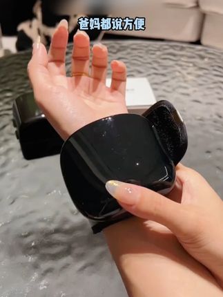 “冬天不用卷袖子!腕式血压计实测,爸妈都说方便”#测血压 #手腕式血压计 #工厂自产自销