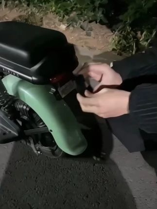 #投影灯 #投影仪 #小电驴 #玩个很新的东西 #夜光效果