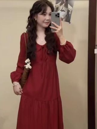 2025复古设计圆领纯色显瘦时尚刺绣丹霞似锦气质连衣裙 #复古 #刺绣 #修身 #显瘦 #连衣裙