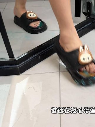 进门想要干净好看 这张#亚麻 #浴室垫 不仅踩一踩脚感柔软,遇水还能瞬间吸收,铺在浴室真的很好用#地垫 #防滑