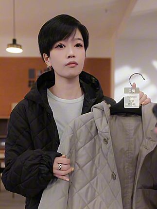 BAYBERY老贝梅尔学*花苞两面穿3M连帽时尚25秋棉服 #品质女装 #女装新品推荐 #穿出高级感 #休闲减龄穿搭 #质量杠杠滴