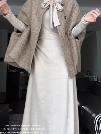 MARIE.COCO早秋韩系气质斗篷外套女V领系带收腰显瘦长袖连衣裙子#连衣裙 #长裙温柔 #风衣穿搭 #收腰连衣裙 #显瘦连衣裙