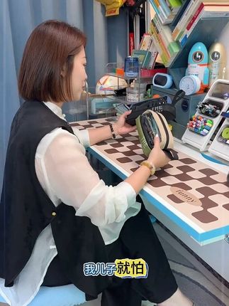 设计成像太空舱一样的#笔袋 男生都喜欢 双层空间巨能装#文具安利 #开学必备 #学生笔袋