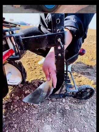 微耕机配套可调节式双面翻转开沟犁耕地起垄通用机器