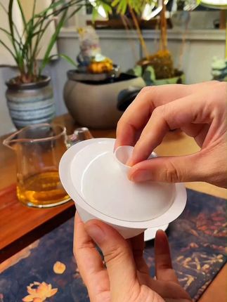 正品不烫手骨瓷三才盖碗茶具薄胎白瓷高档潮州功夫陶瓷泡茶碗茶杯 正品骨瓷盖碗,功夫茶不烫手神器。#高档泡茶茶具 #功夫茶#茶具好物推荐 #单丛茶#岩茶