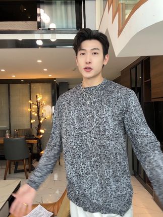 简约休闲圆领长袖#轻奢痞帅男装#男士网红款#男装潮流猎人#高级感穿搭 #品质男装