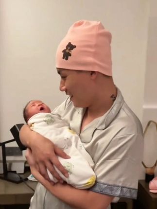 珂尼娜草本玻尿酸卫生巾,无绒毛浆,独立密封包装,安全卫生性拉满,含有艾草成分,对女性的那方面的健康非常友好! #姨妈巾#神大英子#珂尼娜品牌#女性健康#卫生巾