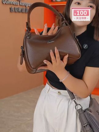 真皮单肩斜挎手提包2025春季新款软皮时尚百搭中年妈妈包包女#专柜品质 #美包分享 #总有一款适合你 #轻奢女包 #潮流穿搭