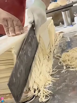 人一旦看了《特别会说话》学会说话技巧和接话本事,人际关系就像 开了“上帝视角 “#高情商聊天#人际交往#智慧人生