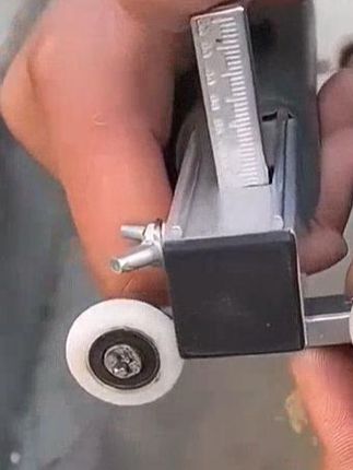 #瓷砖平灰器 #五金工具 #瓦工铺贴瓷砖
