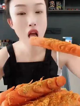 刷到了 多囤一些#淀粉肠 #淀粉肠但凡有一点肉都不爱吃 #美食