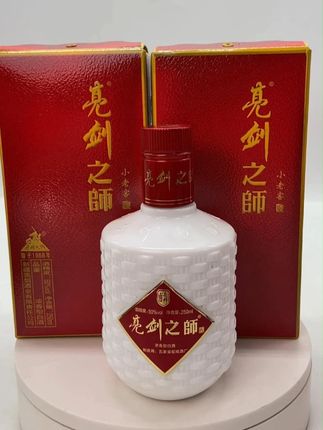 亮剑之师小老窖50度250毫升浓香型,整箱10瓶,酒体饱满 #亮剑之师 #小老窖 #好酒推荐 #酒香不怕新疆远 #送礼佳品
