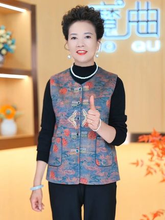 一岁有一岁的味道,一站有一站的风景#奶奶装 #中老年女装 #面料柔软舒适