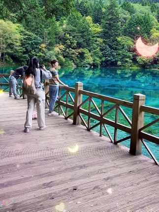 秋季新款美式潮牌雪花扎染牛仔裤来啦,面料柔软舒适透气; 显高显瘦显腿长;上身百搭不挑身材! #秋季穿搭 #显高显瘦显腿长 #面料柔软舒适 #牛仔裤 #百搭裤子