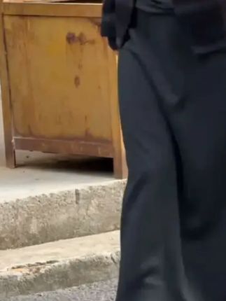 醋酸羊绒半身裙! #醋酸羊绒半身裙 #小个子秋冬穿搭 #高腰直筒开叉裙