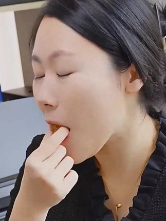 #蛋黄月饼# 大人孩子都爱吃 #广式月饼