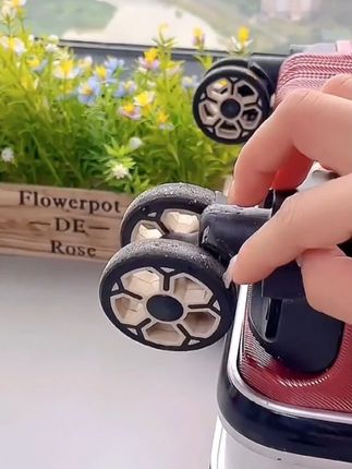我竟然现在才知道有这种东西!!!我的行李箱轮子终于有救啦!! !保护轮子还静音防噪,终于不用因为行李箱太响而尴尬了!!!#好物推荐 #轮子保护套 #行李箱轮子保护套 #实用好物