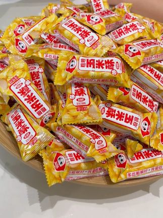 满满一大箱只要个位数,家人们还不赶快冲!!! #零食推荐 #追剧小零食 #办公室零食 #玉米酥 #实惠