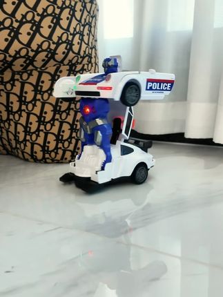 省心有好玩的变形警车,宝宝玩一次就爱上了!#电动玩具 #男孩玩具 #哪个男孩子能拒绝这样的玩具 #变形玩具