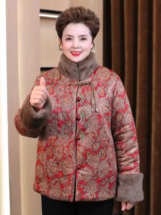 小时候您为我们添衣,如今换我们为您挑选。这件妈妈装,装满我们的爱与牵挂。#胖瘦都能穿 #保暖舒适