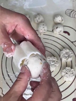 这样蒸出来的糯米糕,真的太好吃了#红枣糯米糕#亲手制作 #美 这样蒸出来的糯米糕,真的太好吃了  #红枣糯米糕#亲手制作  #美食     #红枣糯米糕亲手制作