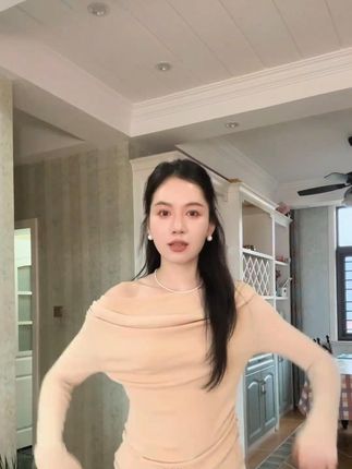 法式温柔风早秋套装,斜肩针织衫配休闲裤超气质! #斜肩长袖针织衫 #斜肩长袖衫 #秋季女装搭配 #女装两件套 #法式穿搭套装